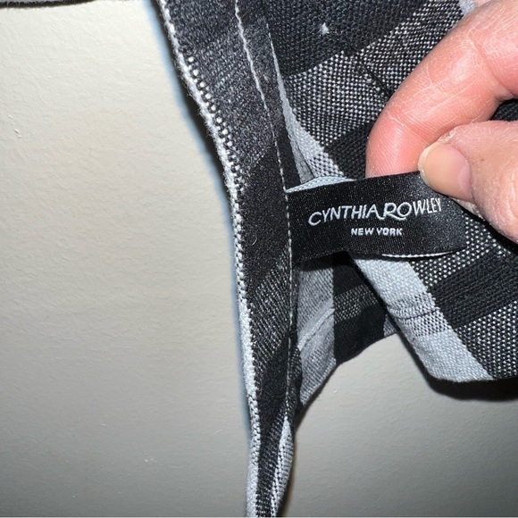 Cynthia Rowley Black and Gray Buffalo Checked Table Runner 21 x 86 - Picture 5 of 6